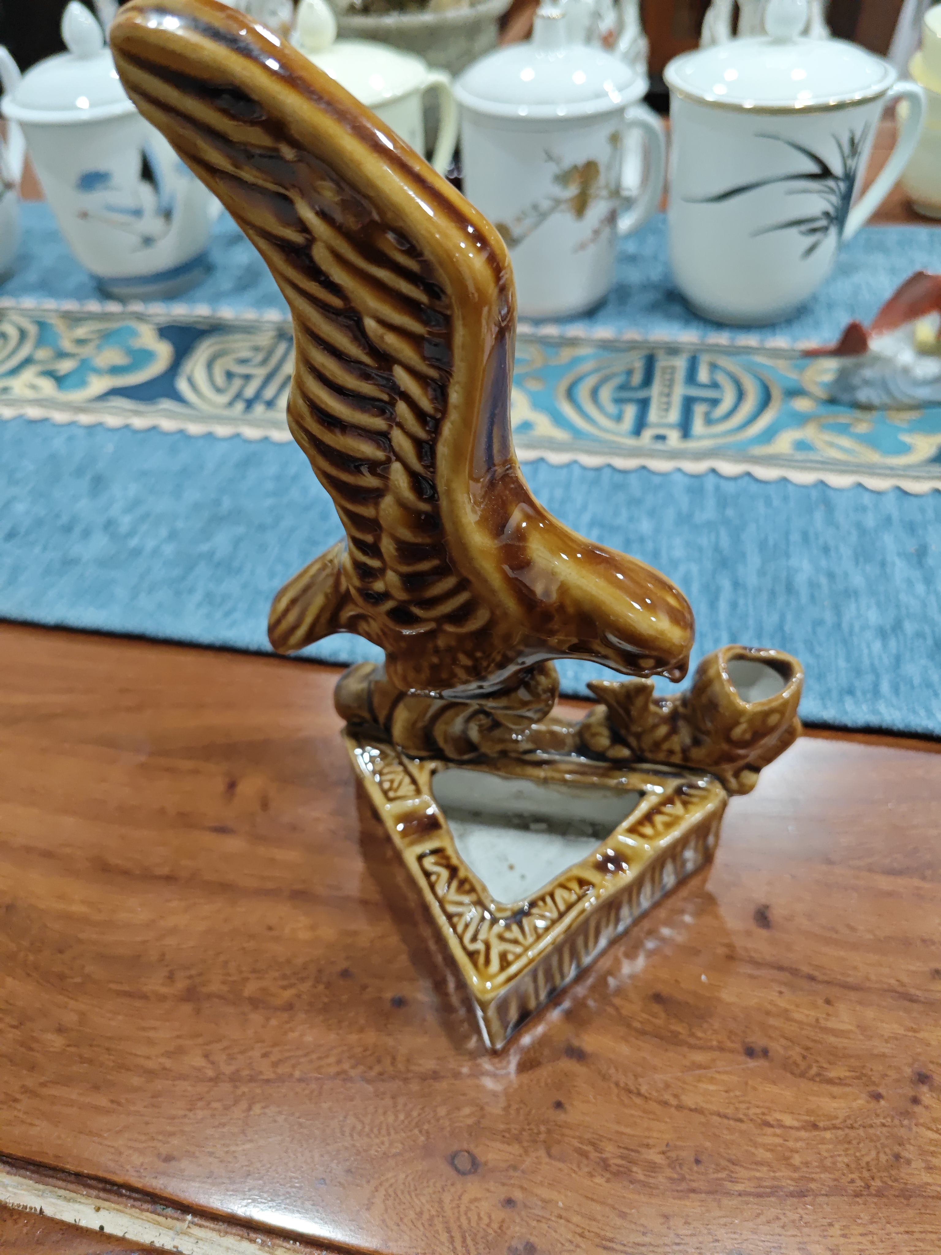 唐山陶瓷老鹰摆件