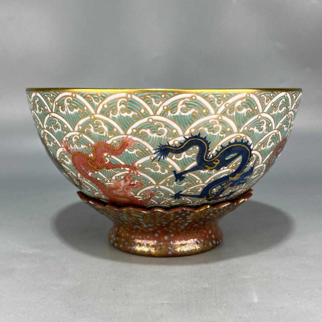 珐琅彩描金海水龙纹转心碗