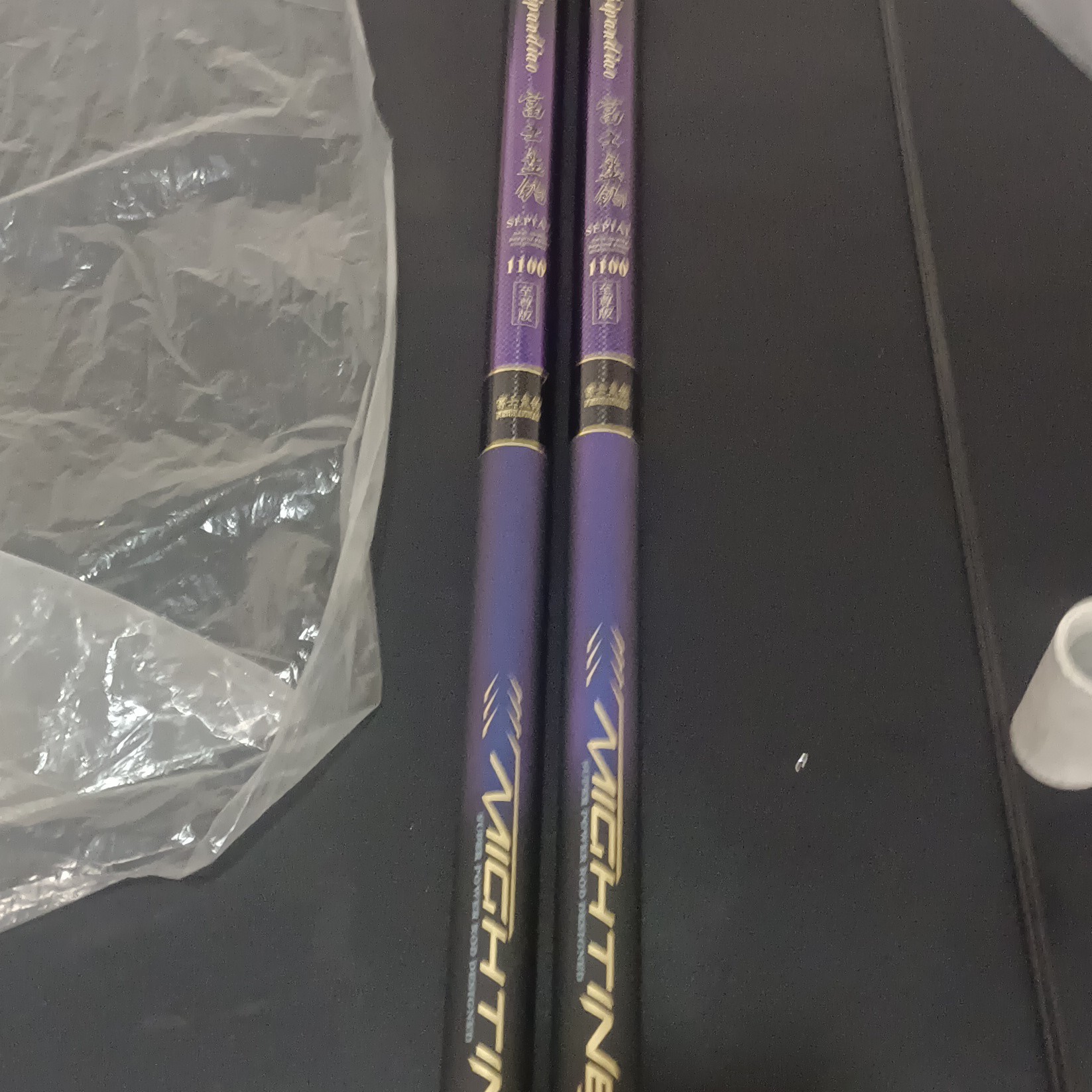 传统钓炮竿,轻硬挺，