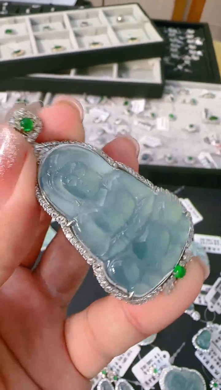 【闪购商品】翡翠颈饰银S925镶嵌观音