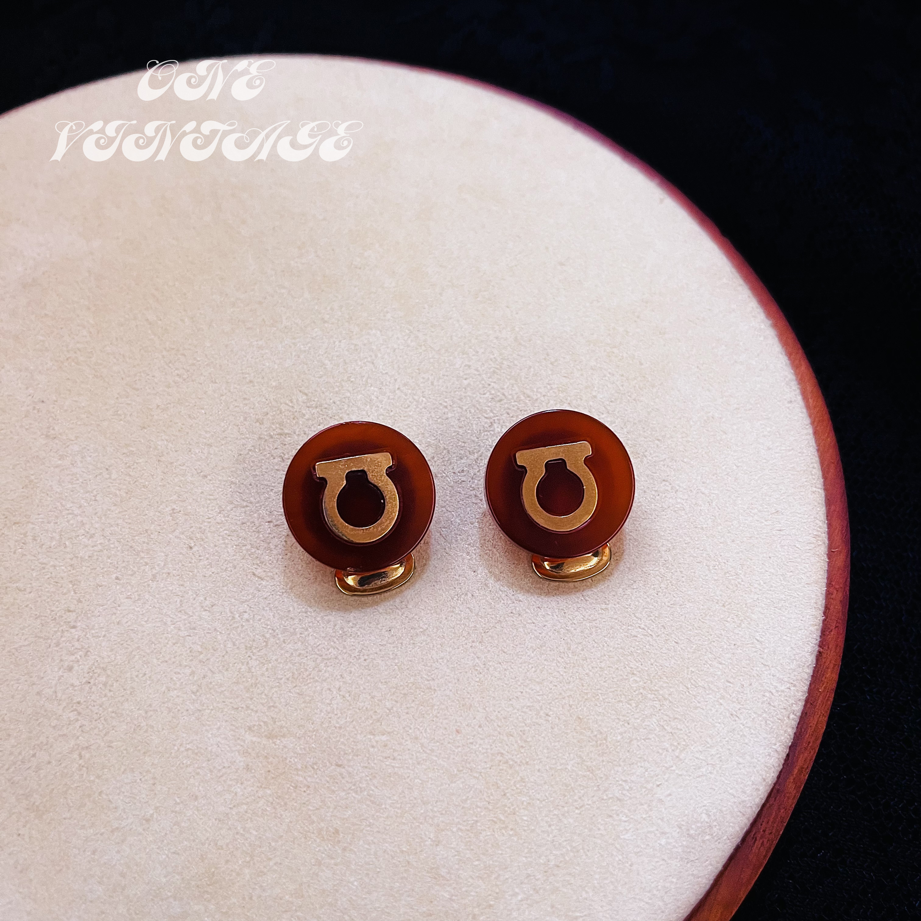 合金仿水晶耳饰 菲拉家美拉德色logo简约耳夹 Vintage