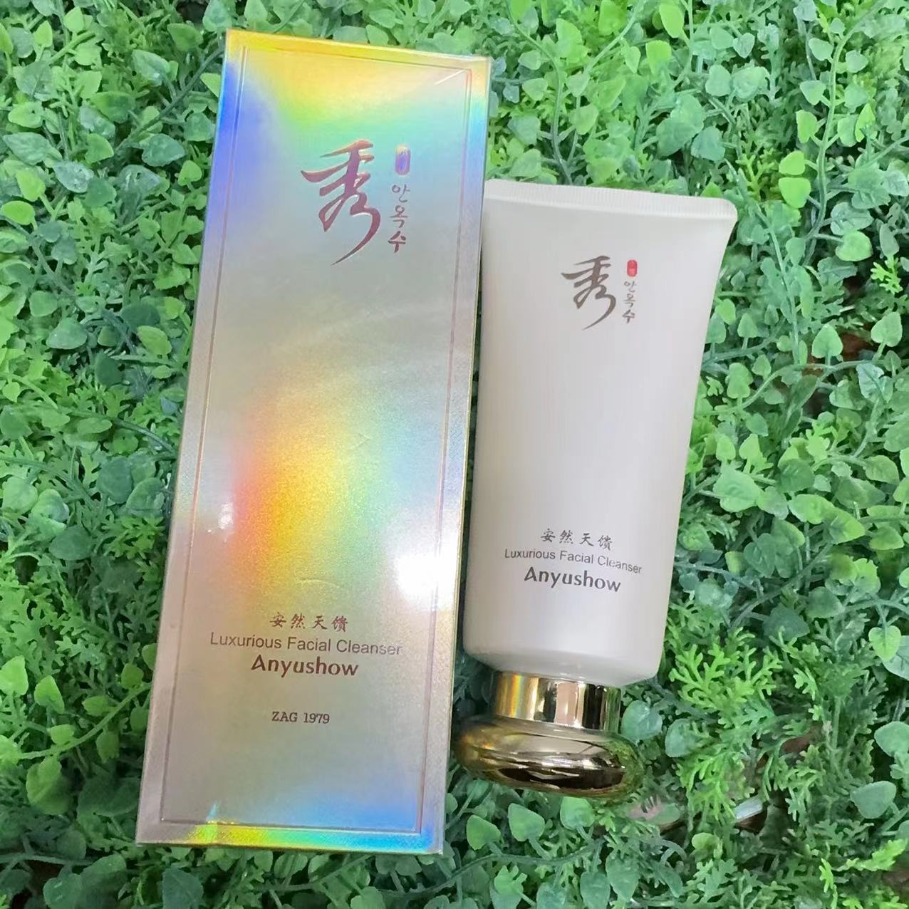 安钰秀焕颜洁面乳