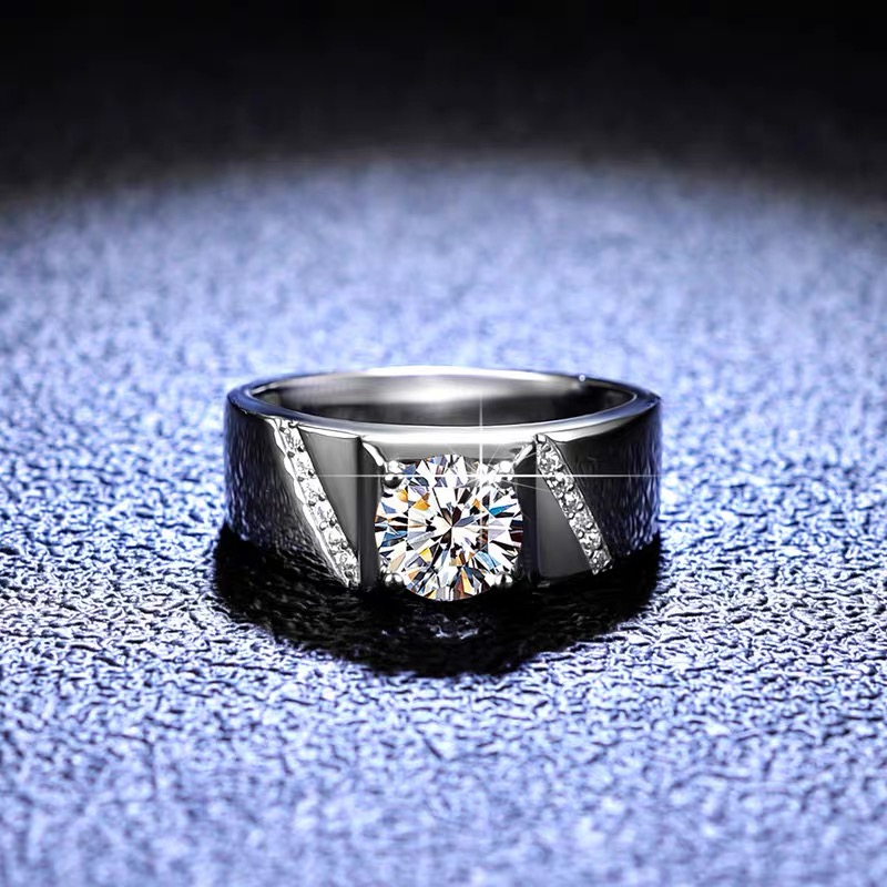 925银莫桑石戒指 【通家 男戒】 0.5-5克拉/ 高品质D色莫桑钻戒指