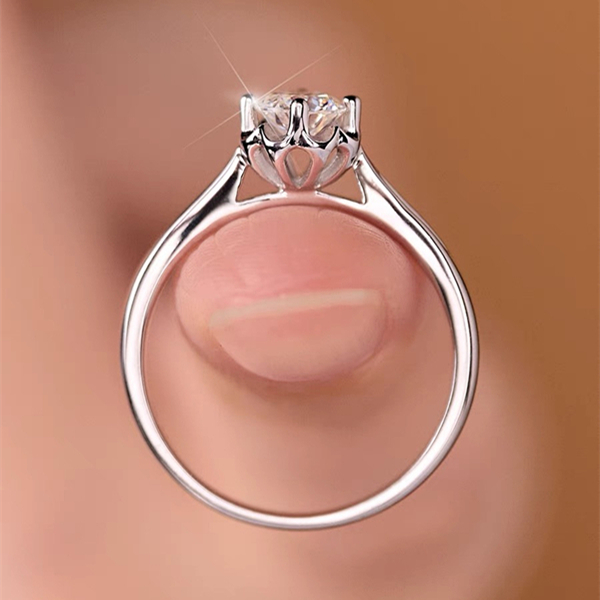 925银莫桑石戒指 【花蕾女戒】0.5-1克拉高品质D色莫桑钻女婚戒轻奢