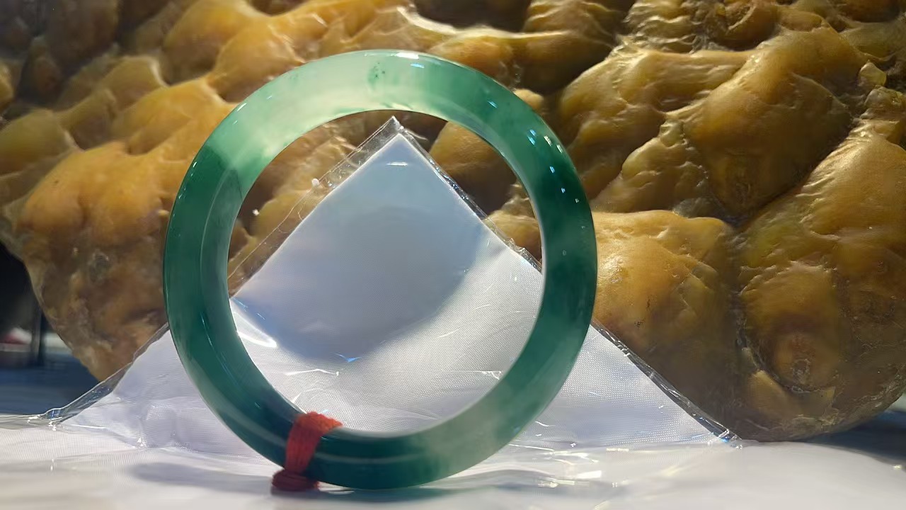 非金属仿水晶手镯 天然A货手镯（石英玉）女款气质时尚绿色百搭精美