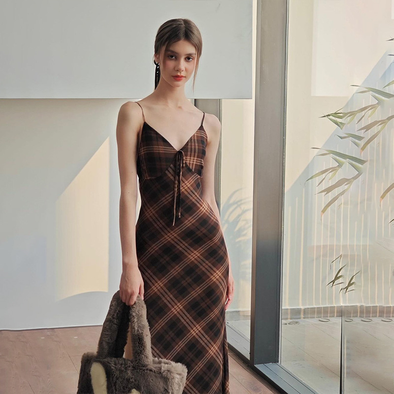 时尚复古格纹纯欲性感气质修身收腰显瘦吊带连衣裙女网纱弹力长裙