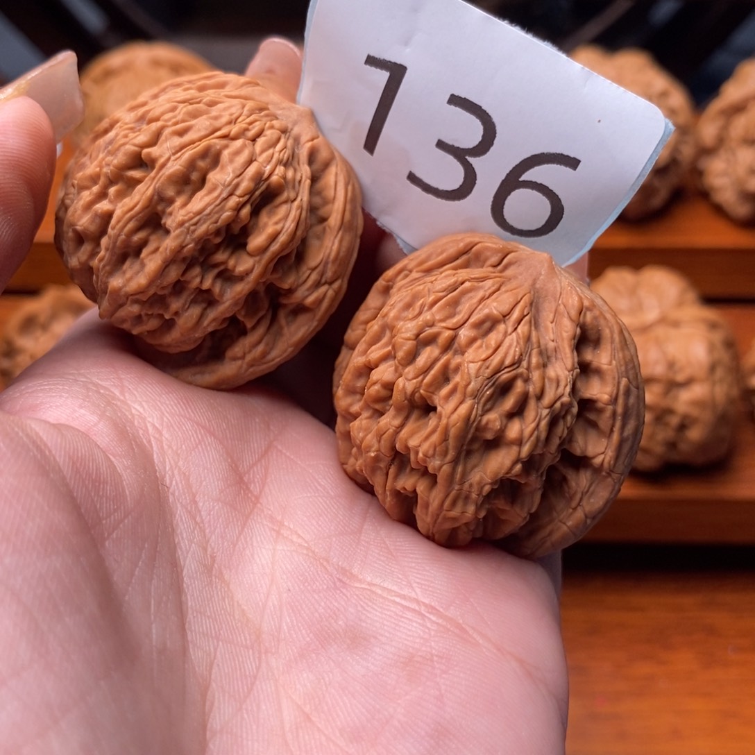 文玩核桃把件虎头38