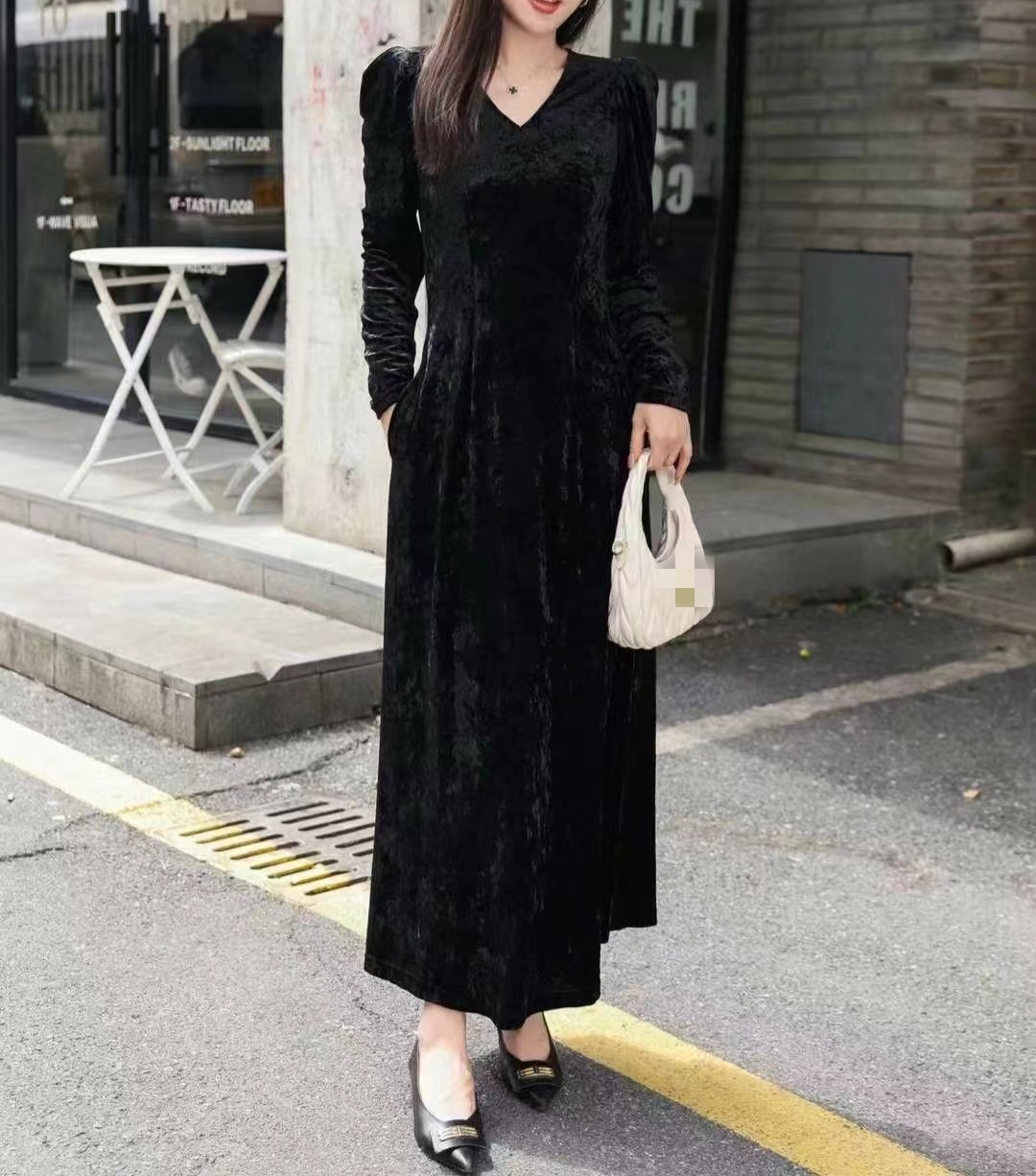 【千金坊】秋季新款高品质V领气质款纯色丝绒连衣裙