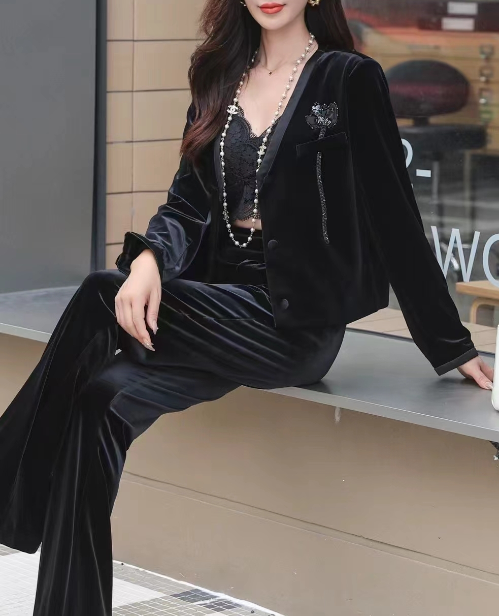 【千金坊】秋季新款高品质设计款百搭时尚气质款丝绒套装