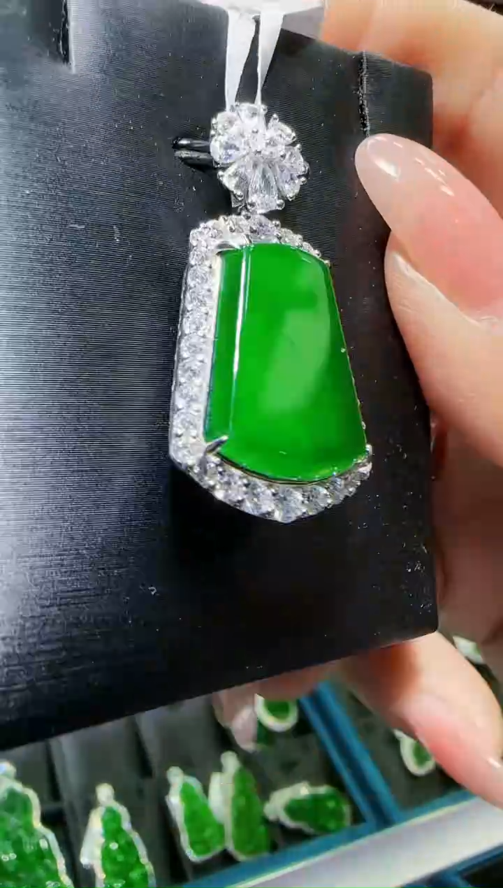 【闪购商品】翡翠吊坠（赠链）未镶嵌无事牌吊坠（赠链）KB3122306