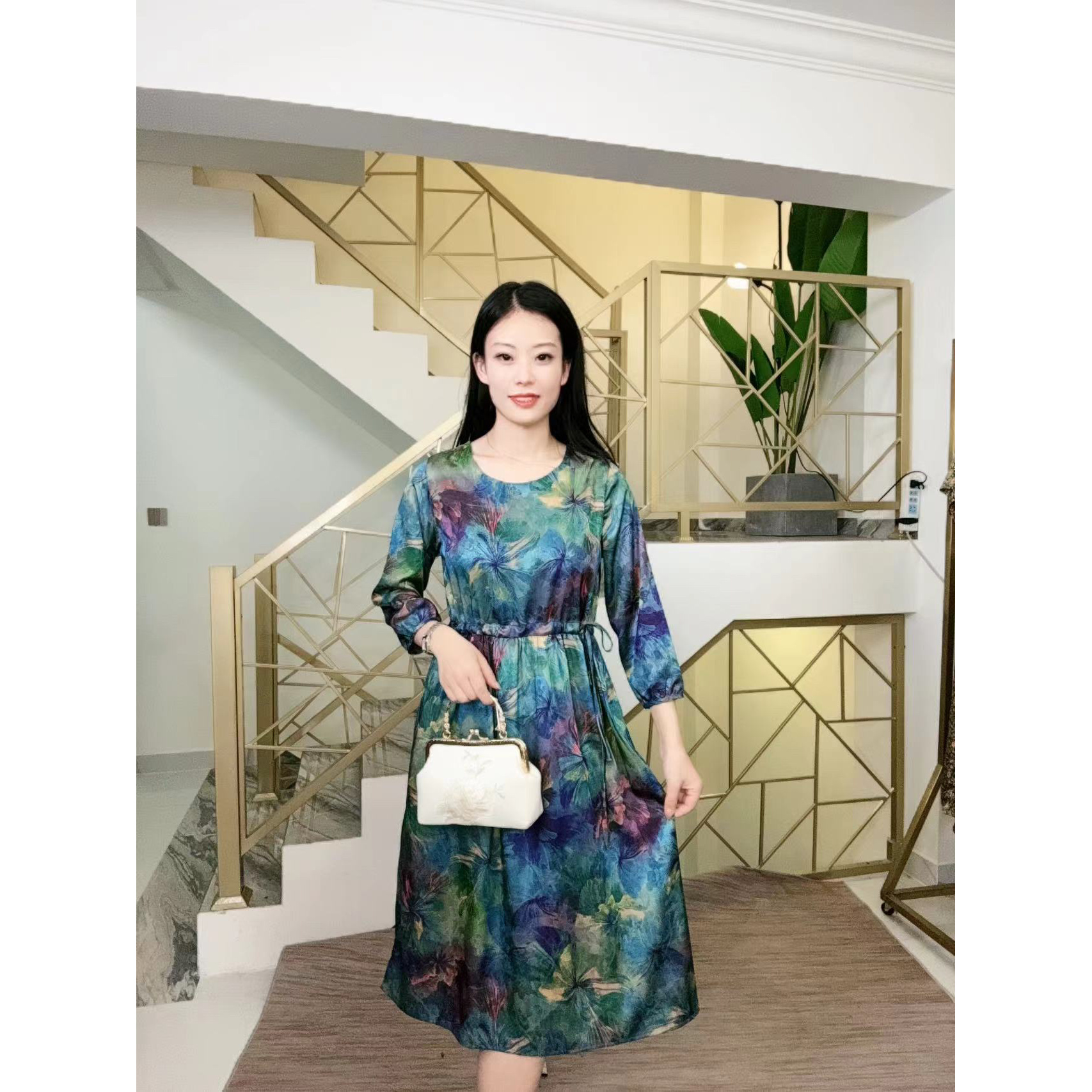 透气裙子妈妈装高贵新款绽放烟花收腰过膝法式气质碎花女装连衣裙