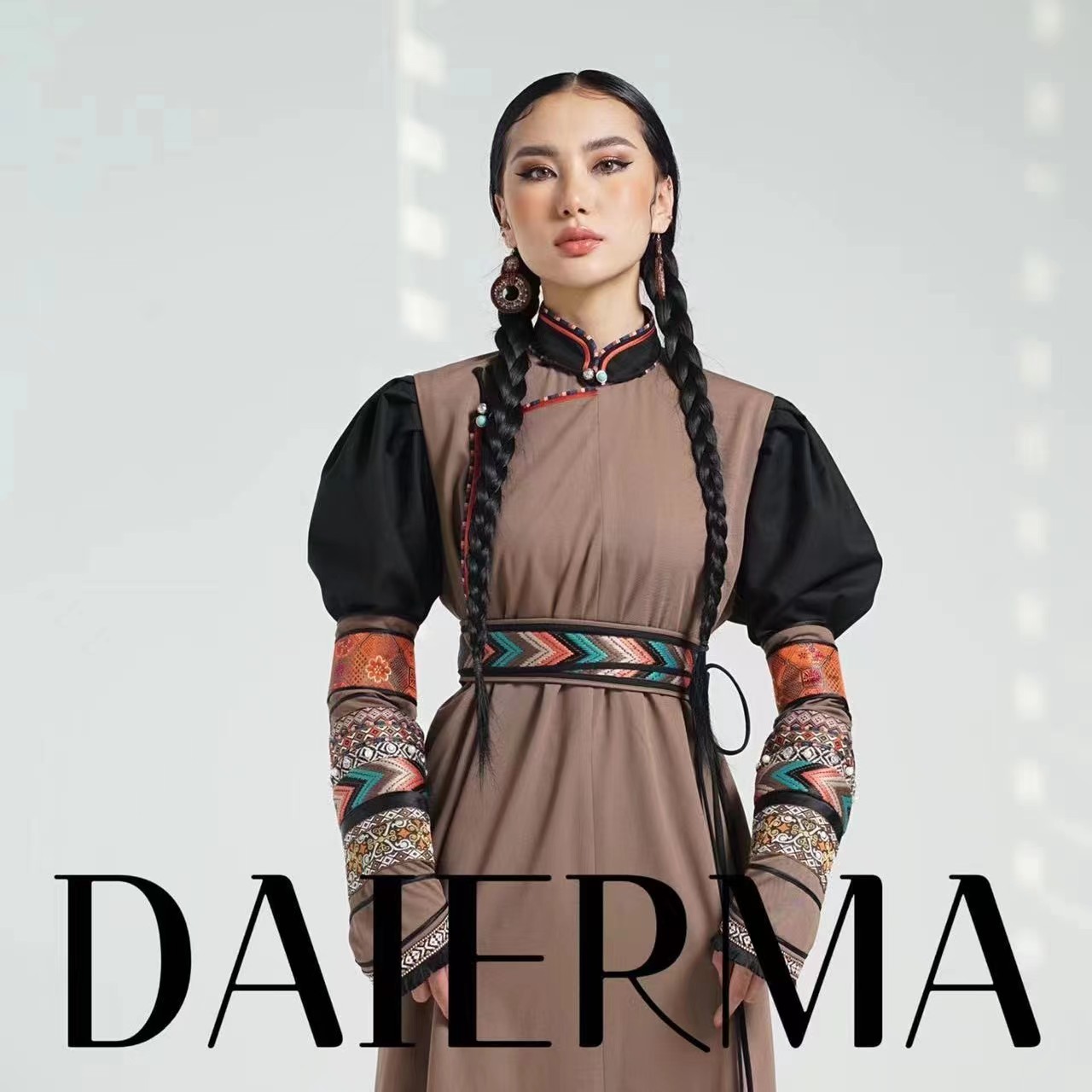 【黛尔玛精品服饰3】设计师秀场款重工拼接泡泡袖传统袍D9071