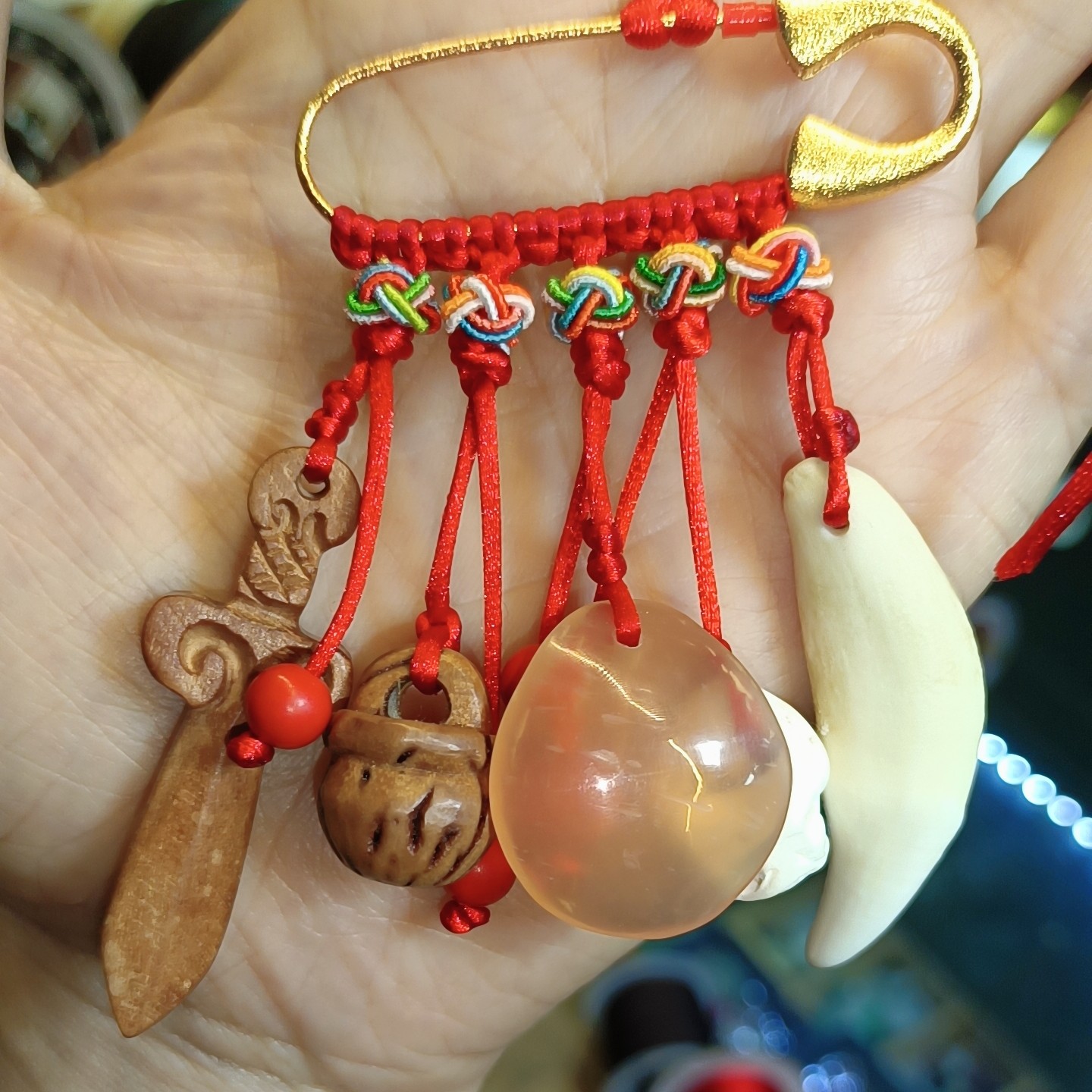 青鱼石 桃核 黑狗牙 桃木剑宝宝别针挂件 放惊吓