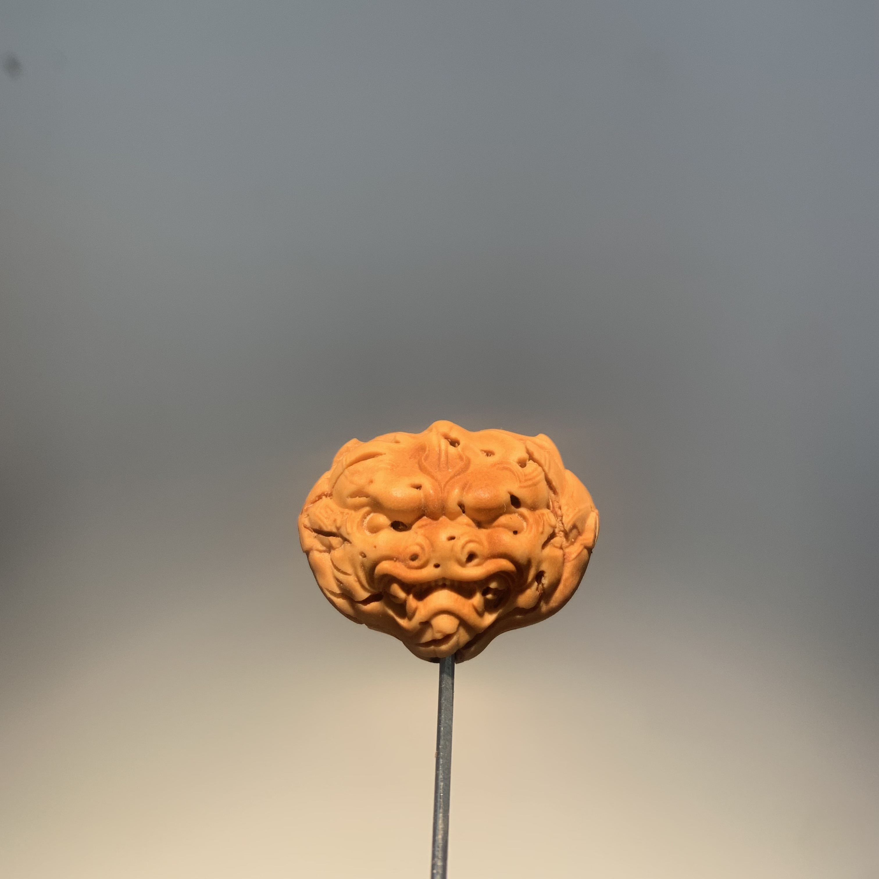 秦岭龙纹桃核手串雕刻背云兽面盘玩牛津红木雕工艺品配饰吊坠挂坠