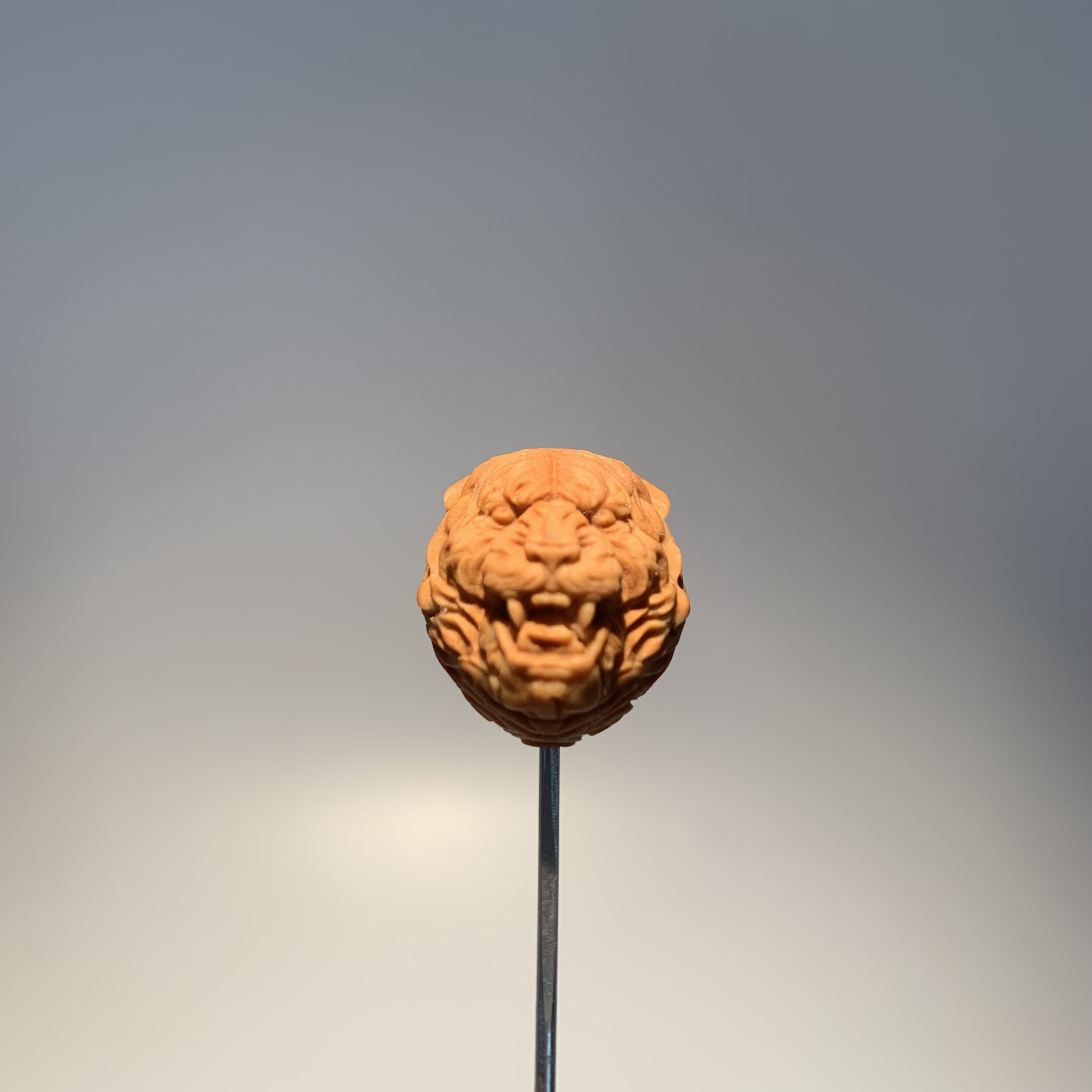 龙纹桃核雕刻 虎头雕刻 天然高油 可做吊坠背云 脖挂坠子 高油