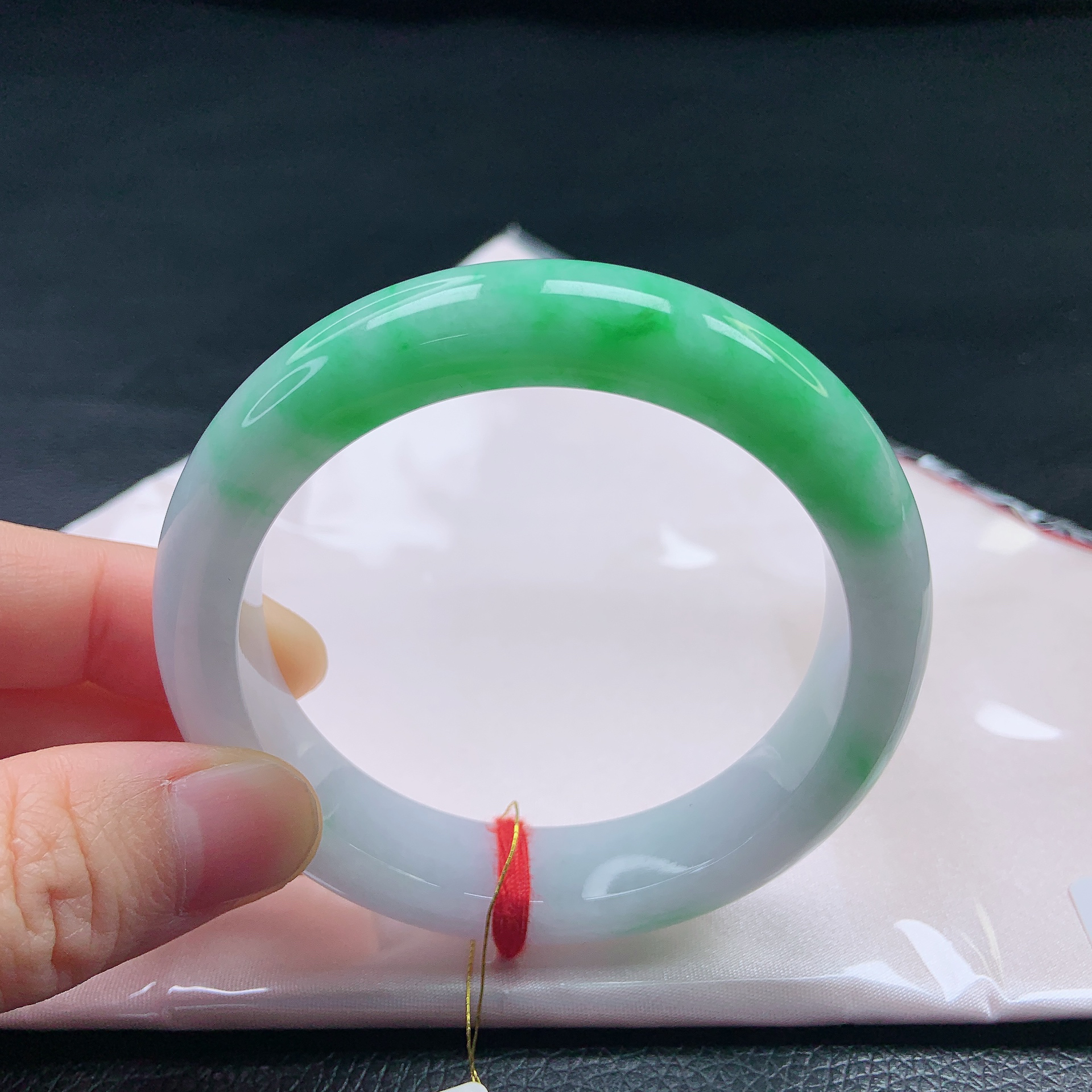 57➕圈好种细润带阳绿半山水翡翠宽边手镯翡翠色女款平安镯测量