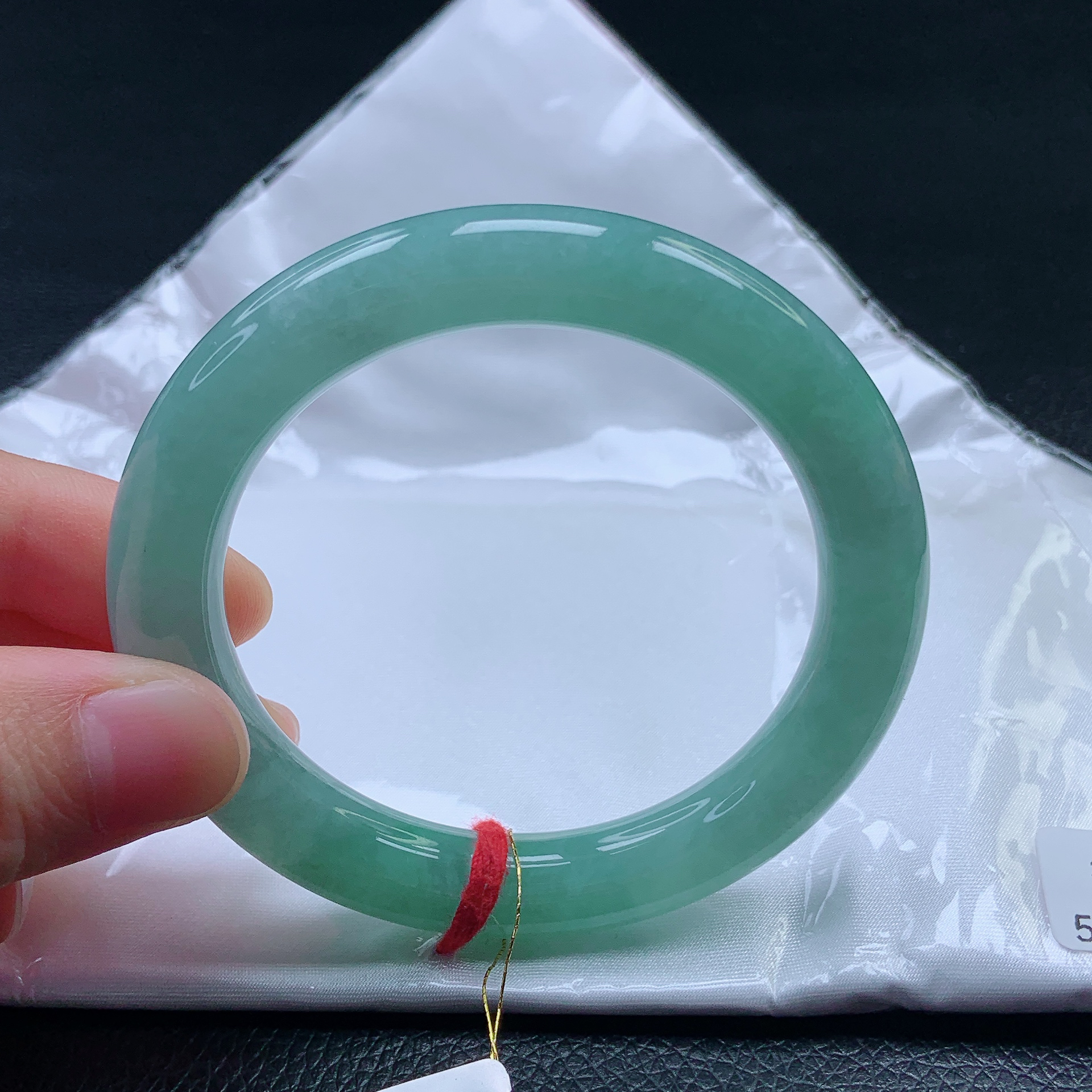 56➕圈缅甸天然a货翡翠冰种满绿圆条手镯