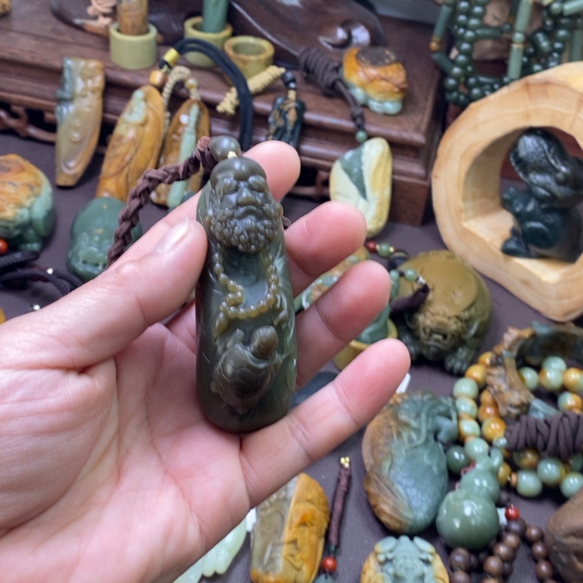 【闪购商品】岫岩河磨玉（透闪石质玉）把件未镶嵌雾*