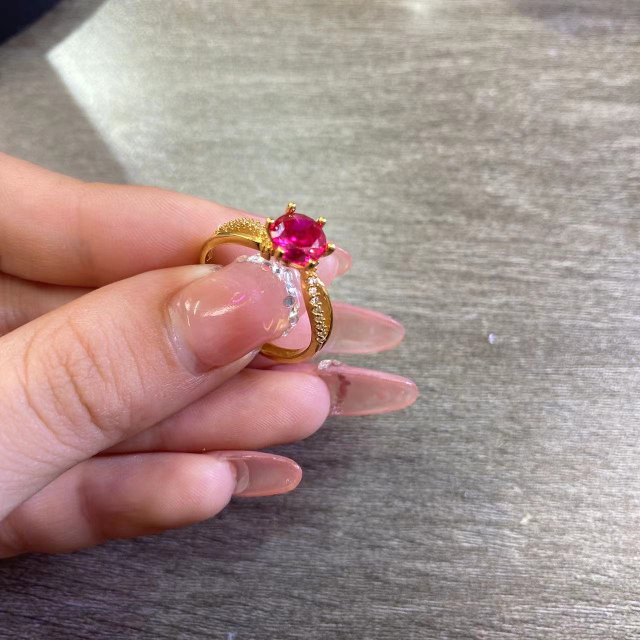 【专柜正品带鉴定证书】18 K 金 红宝石半壁江山戒指【小婷专属X】