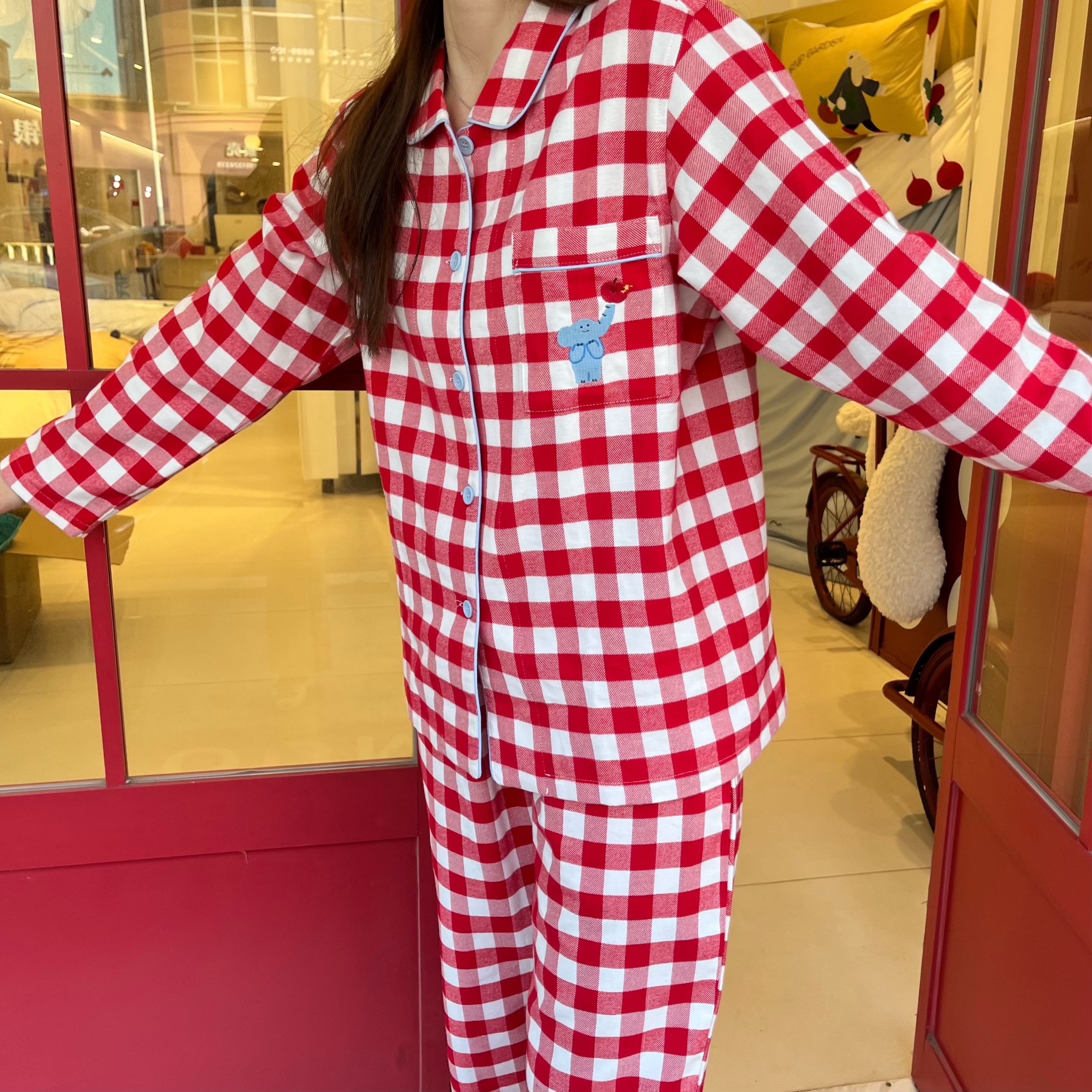 【梦工厂】全棉法兰绒长袖刺绣格子家居服套装保暖细腻绒感情侣