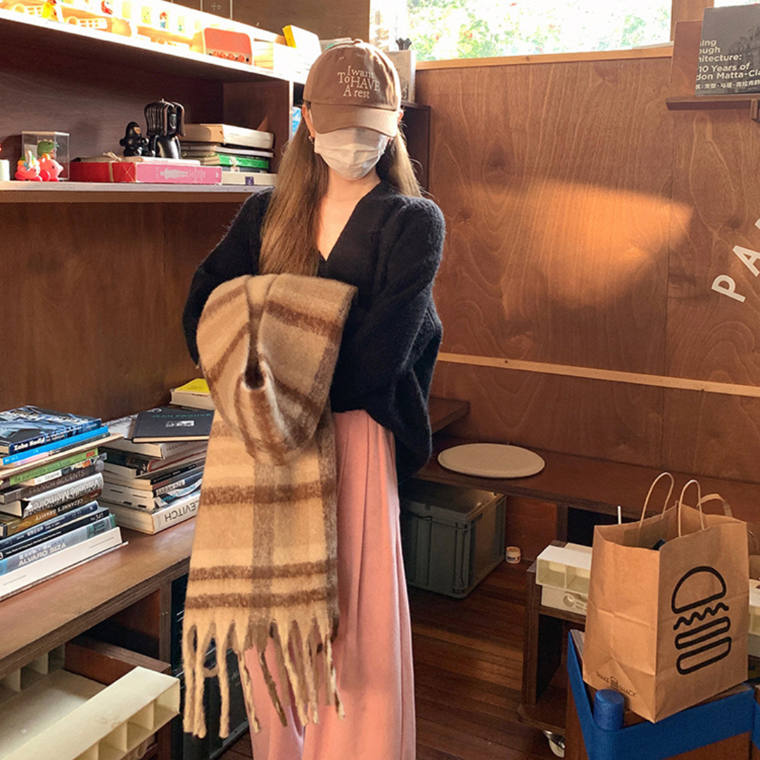 围巾女冬季新款百搭韩版高级感绿色毛茸披肩保暖加厚防寒围脖情侣