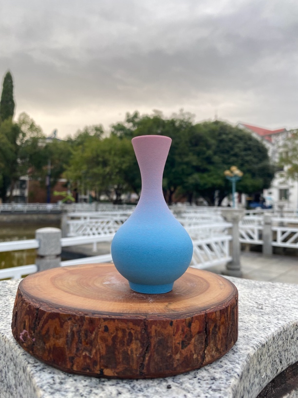 景德镇华小华陶瓷手工磨砂渐变小花瓶