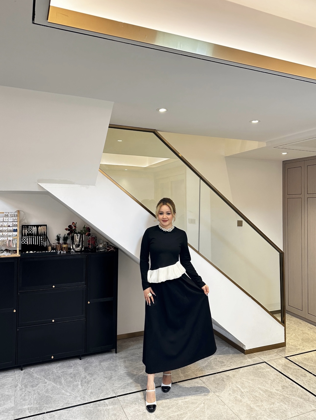 A&N   秋新款撞色荷叶边不规则下摆小衫上衣+半身裙两件套