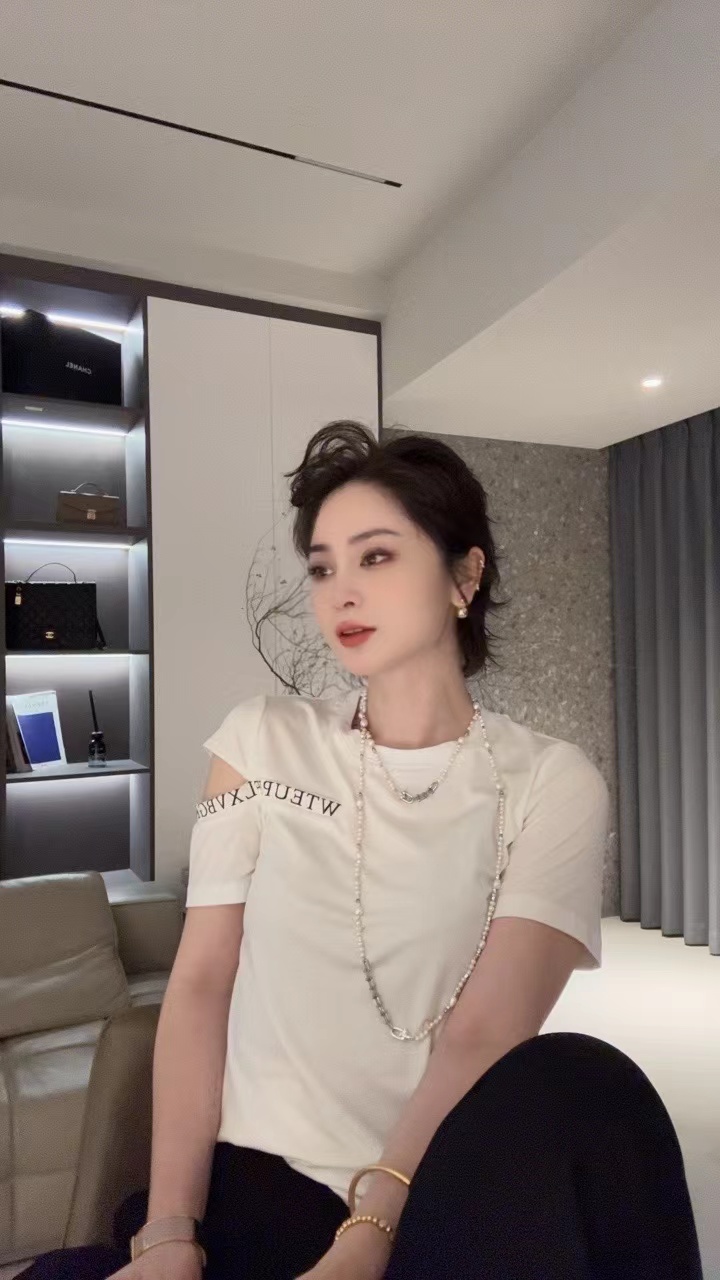 FANYE 设计感肩膀镂空字母数码印花T恤女C-107