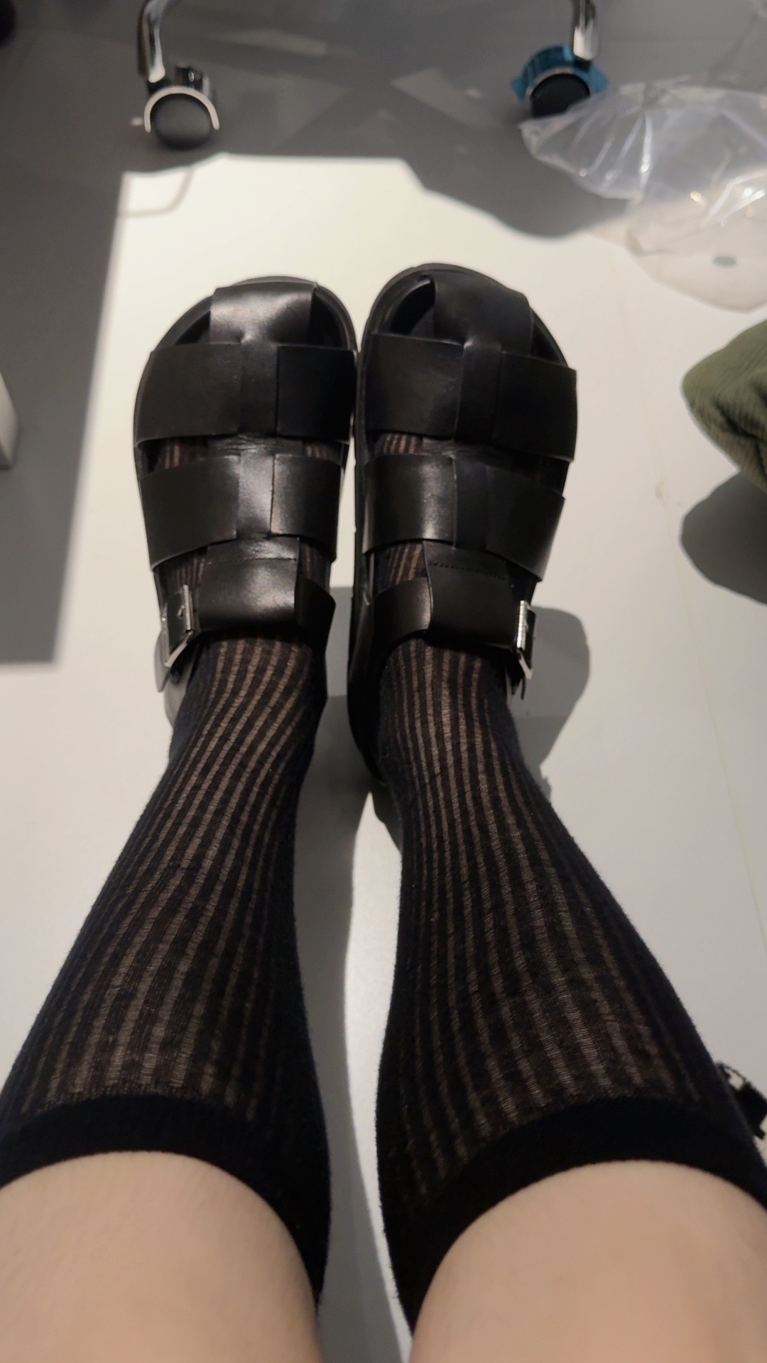 FANYE  黑色竖条条纹百搭高筒袜