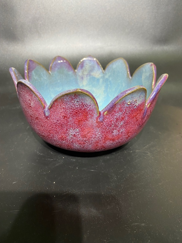 钧窑里蓝外红莲花碗不包邮