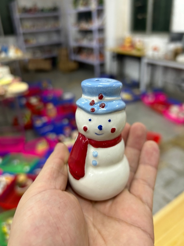 创意陶瓷小雪人瑕疵磕碰封釉完美者慎拍