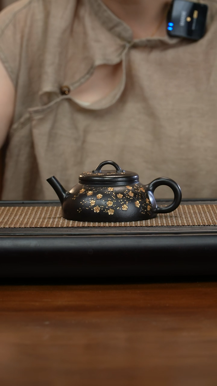 【闪购商品】紫砂茶壶J2242陈春芳还原烧堆绘半月