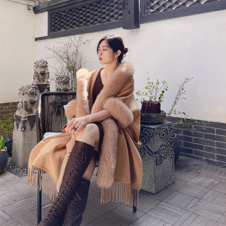 精品秋冬季新款米白披肩外套气质百搭慵懒风保暖斗篷连帽大衣女士