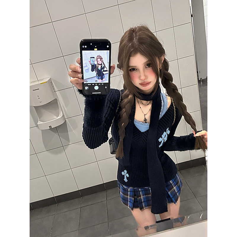 Tongiiuu 美高转校生 V领毛衣女修身显瘦内搭打底吊带背心套装冬