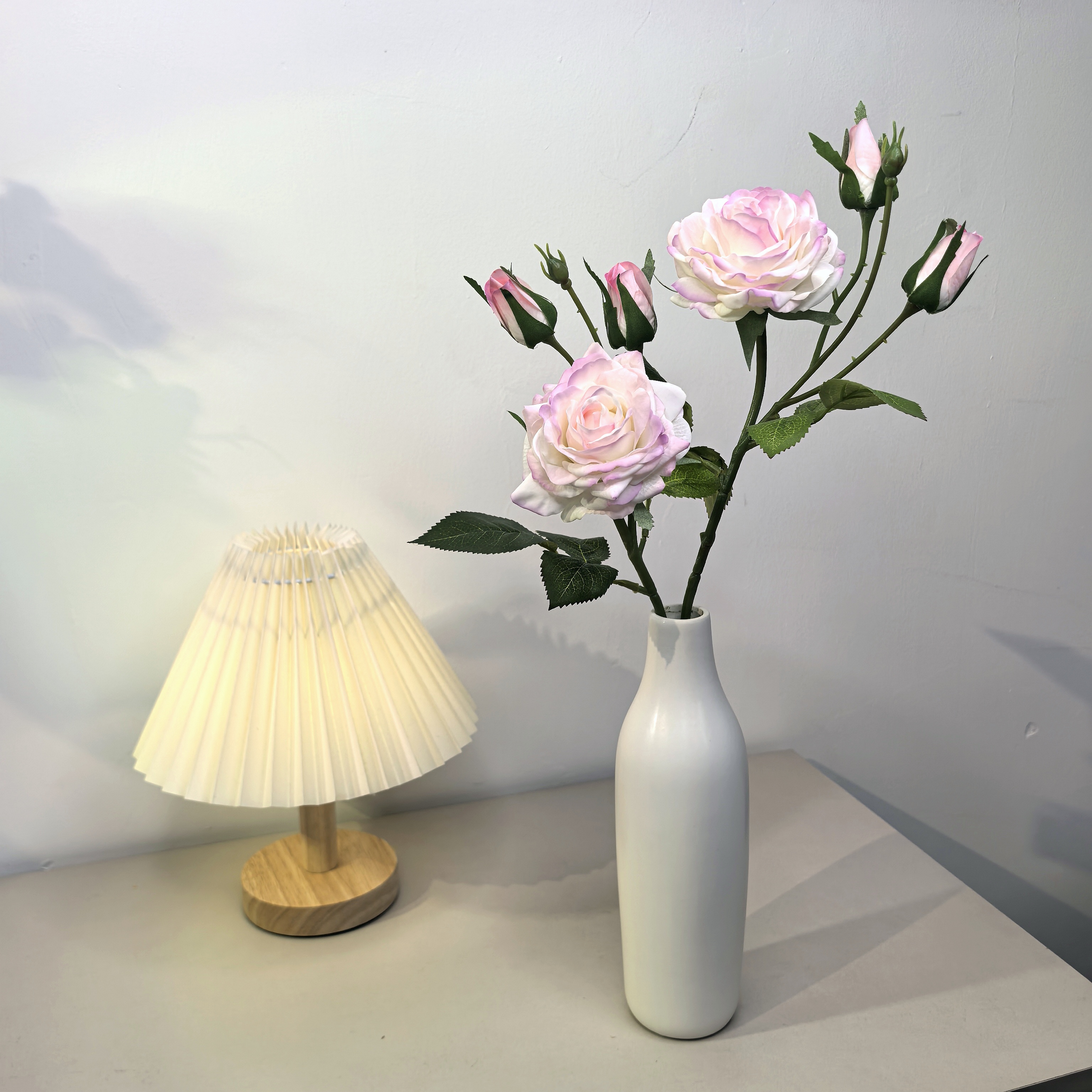 北欧逼真手感保湿仿真玫瑰花绢花假花玫瑰花瓶插花装饰客厅摆件
