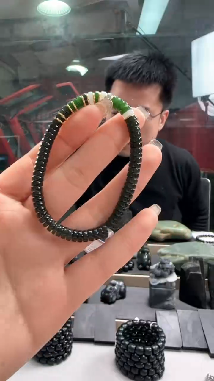 【闪购商品】和田玉颈饰未镶嵌黑青籽料药片手串