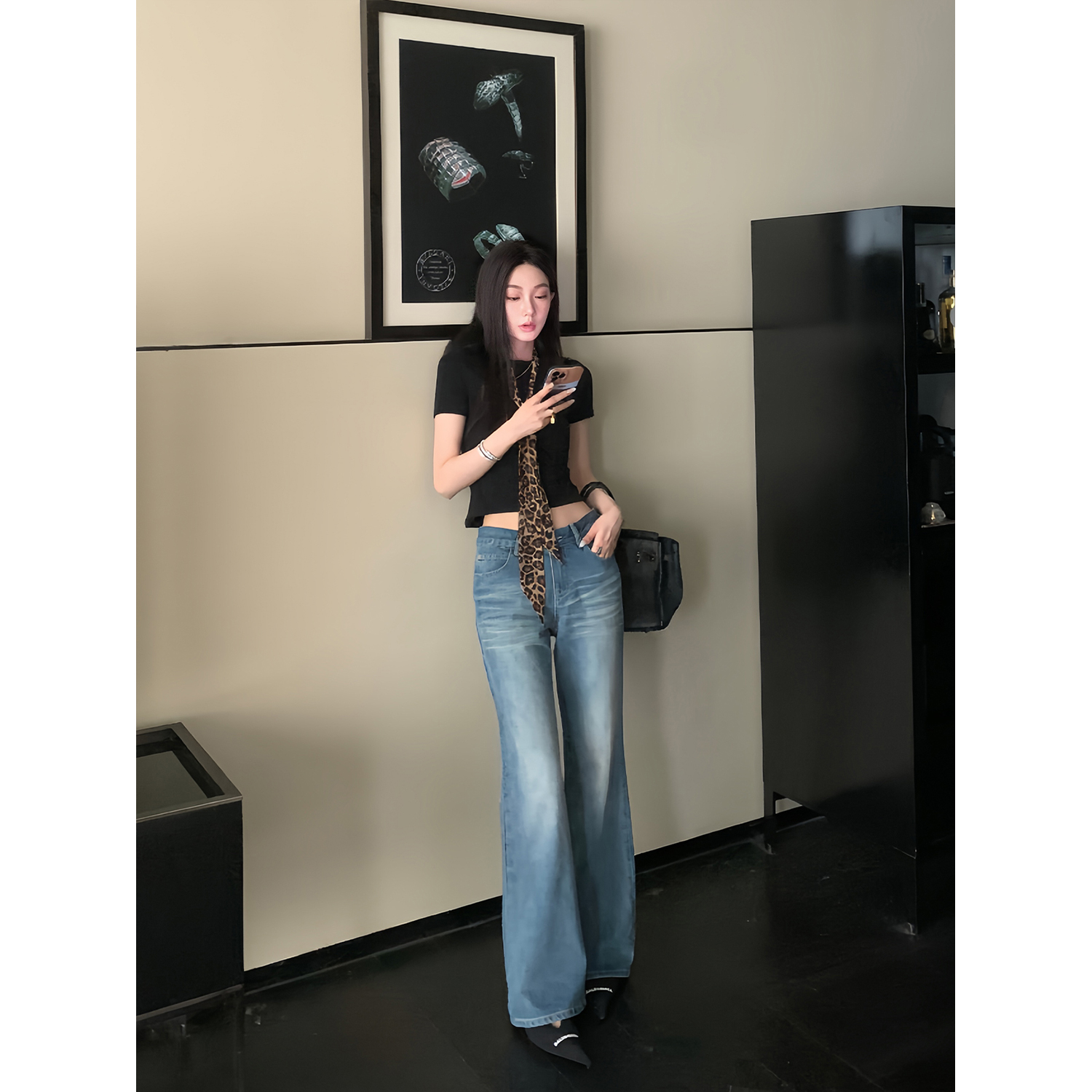 区区欧阳【西伦敦 长腿丹宁】水做旧微喇牛仔裤女冬季美式复古宽松