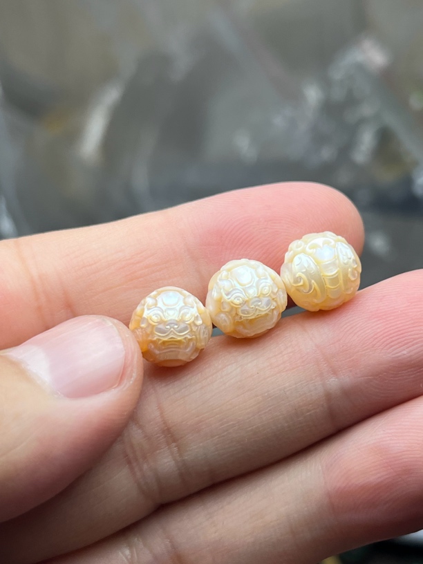 珍珠手工雕刻貔貅兽直径10mm+左右多样发一颗