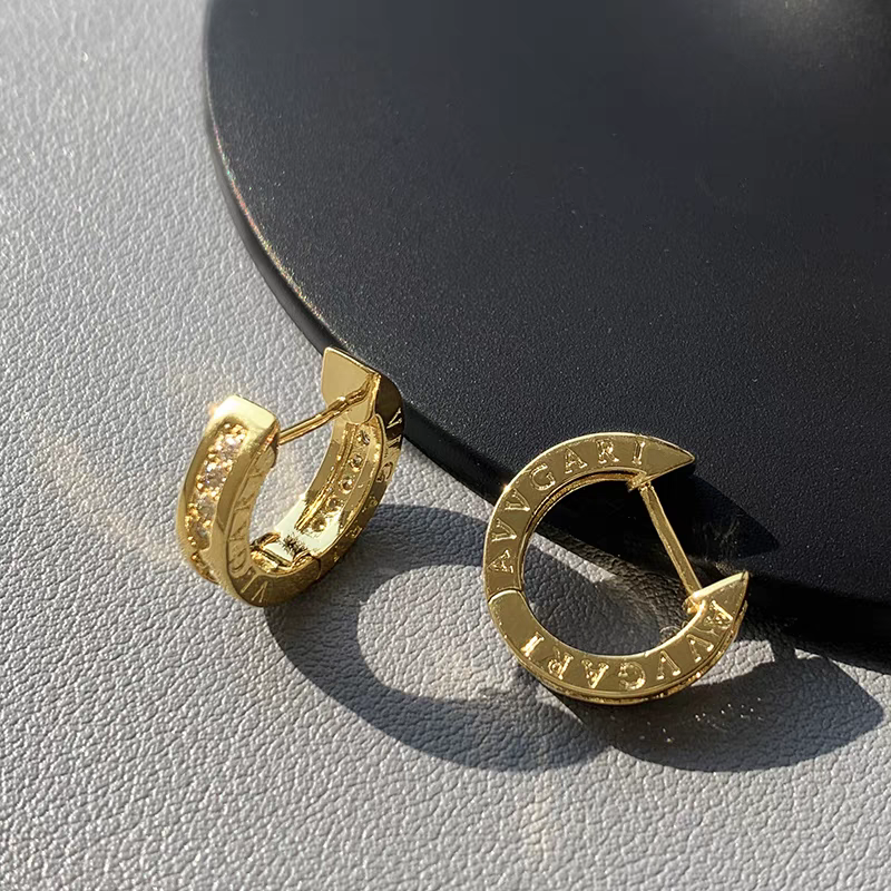 铜合金耳饰 3126精致百搭字母耳钉