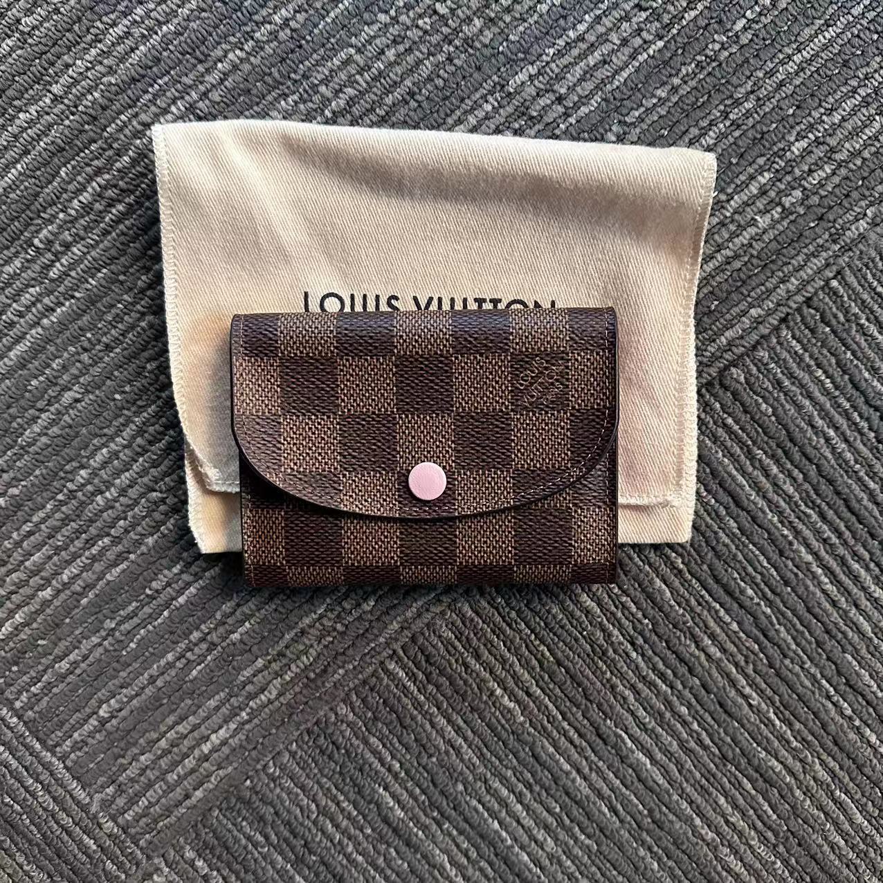 95新 LouisVuitton/路易威登  棕色 棋盘格 拼粉内 豆豆 钱包