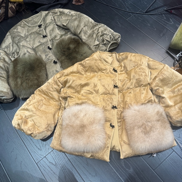 6967#《大狐狸羽绒》百搭宽松复古中式网红羽绒外套