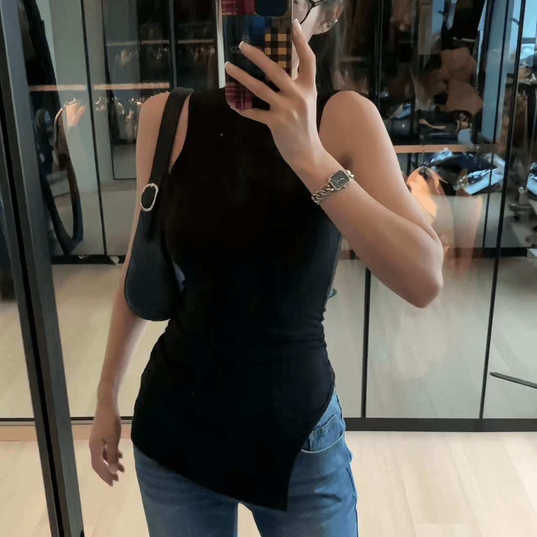 LA 小众设计款  莱赛尔侧开叉 黑色无袖背心 26243