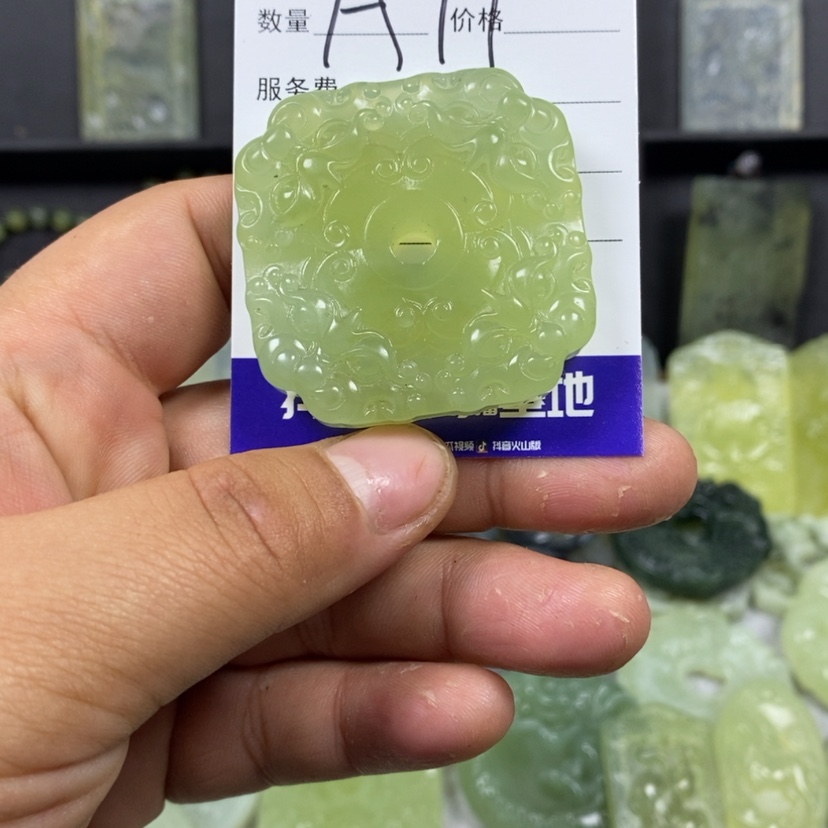 【闪购商品】蛇纹石玉颈饰未镶嵌赵*劲
