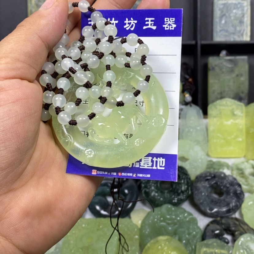 【闪购商品】蛇纹石玉颈饰未镶嵌赵*劲