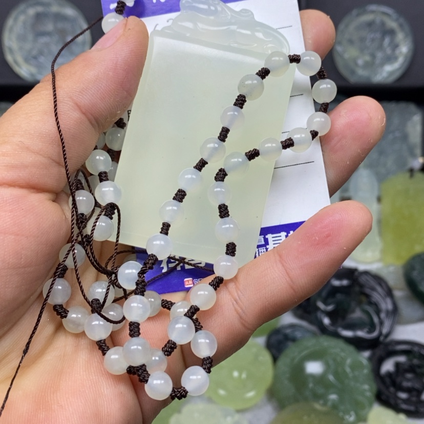【闪购商品】蛇纹石玉颈饰未镶嵌丫*