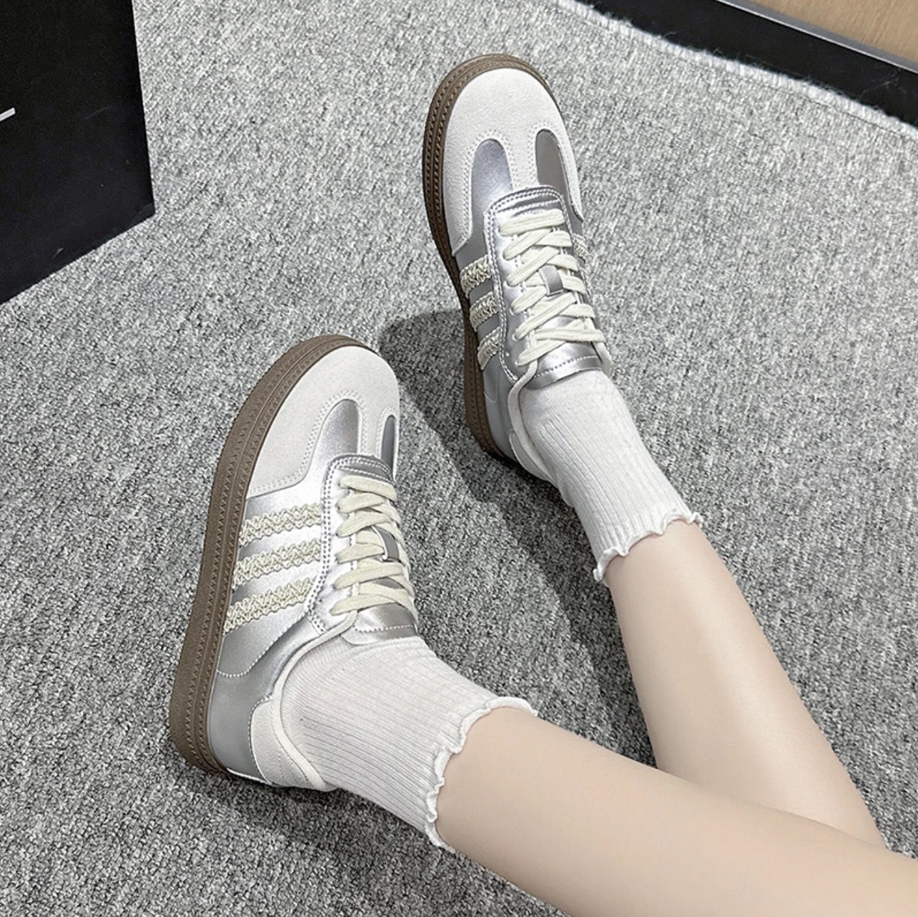 断码新款百搭女鞋 播播间扣号下单！