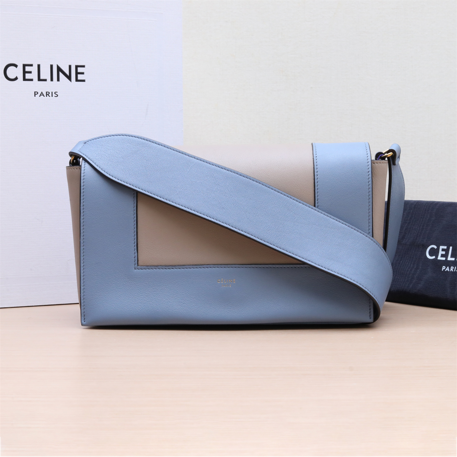 95新  一一P233499339  Frame 小方包 中号 拼色 皮革C 金扣