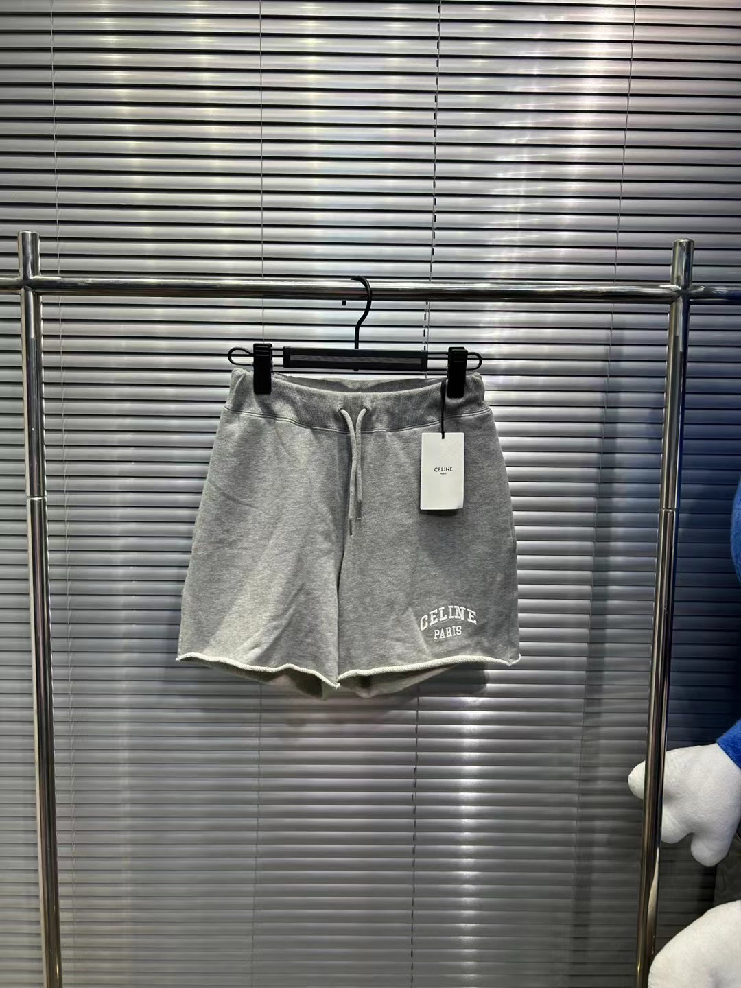 Celine 经典爆款 下摆不缝边 灰色短裤xs尺码/平台4409/全新