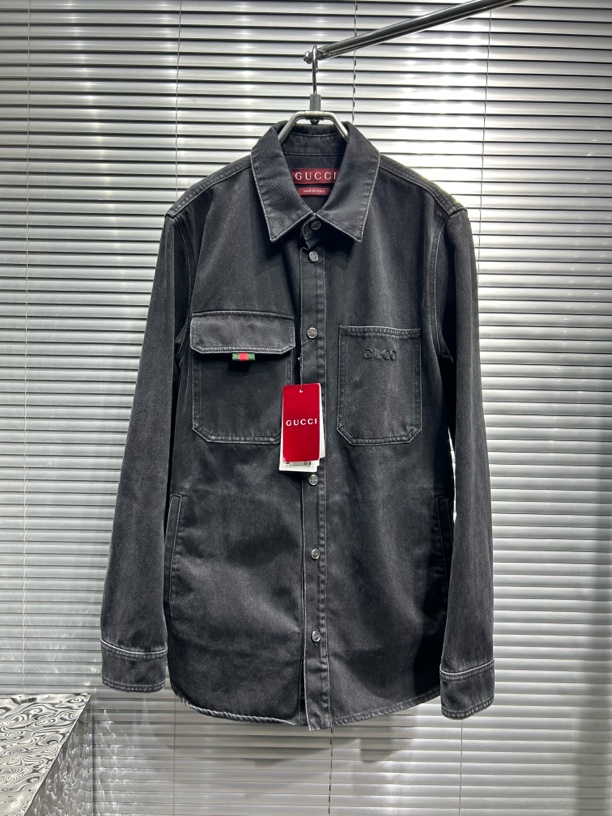 Gucci 24fw口袋红绿织带浮雕刺绣黑灰水洗牛仔衬衫外套 48码 全新