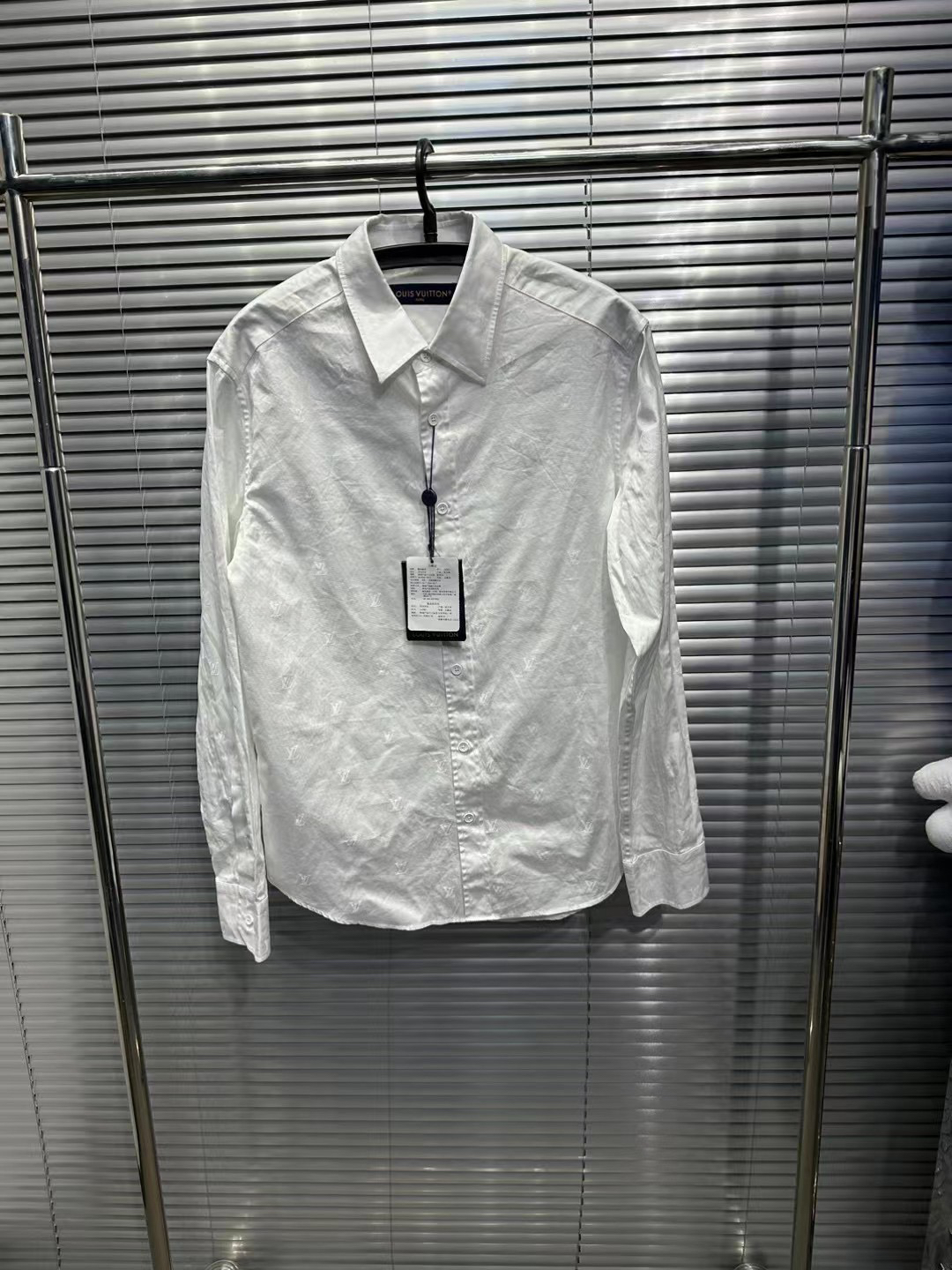 Louis Vuitton lv24新款 满身刺绣logo衬衫 xs码/全新/平台11869